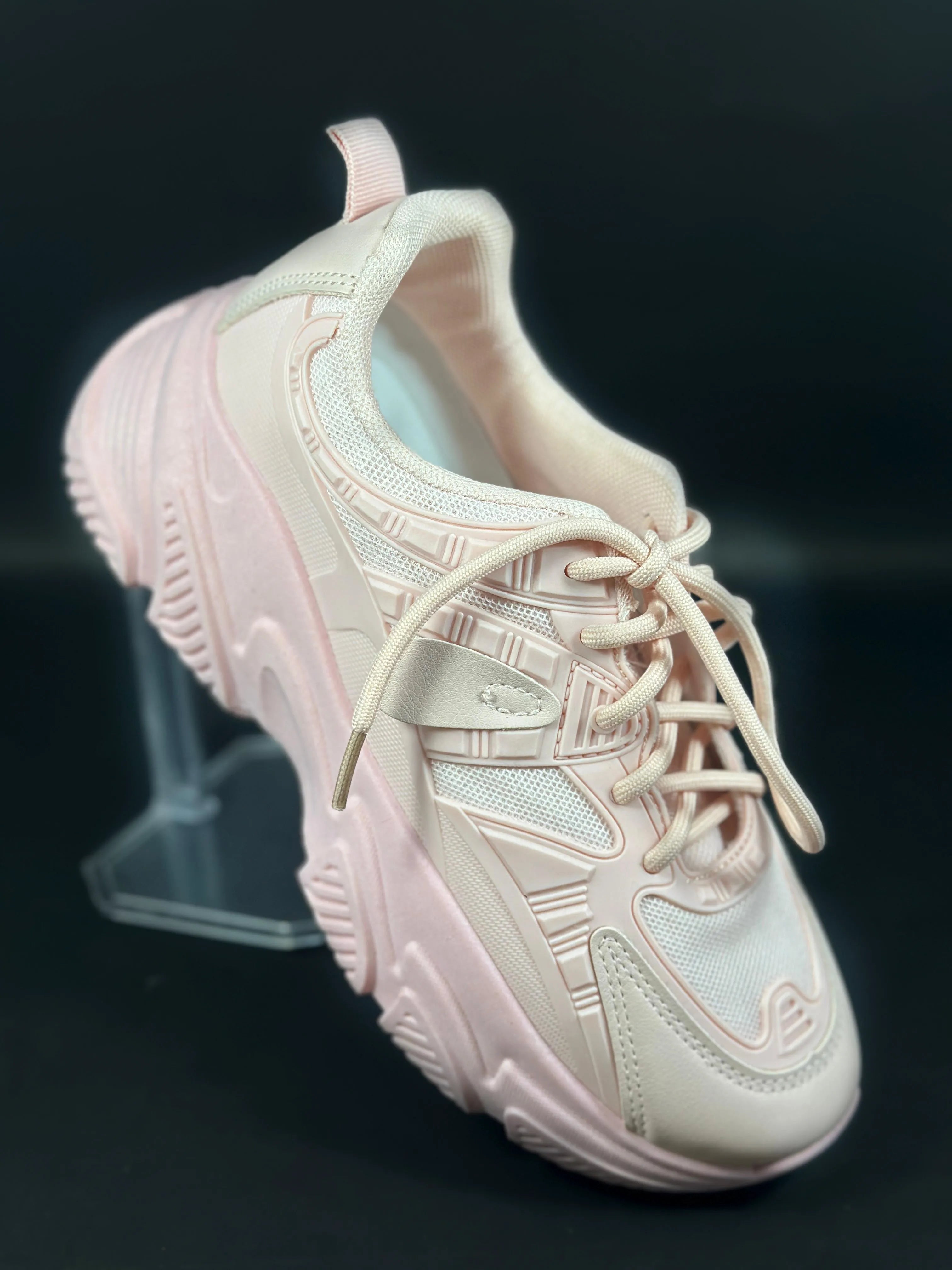 Simple Women’s Shoes – Stylish & Comfortable Footwear