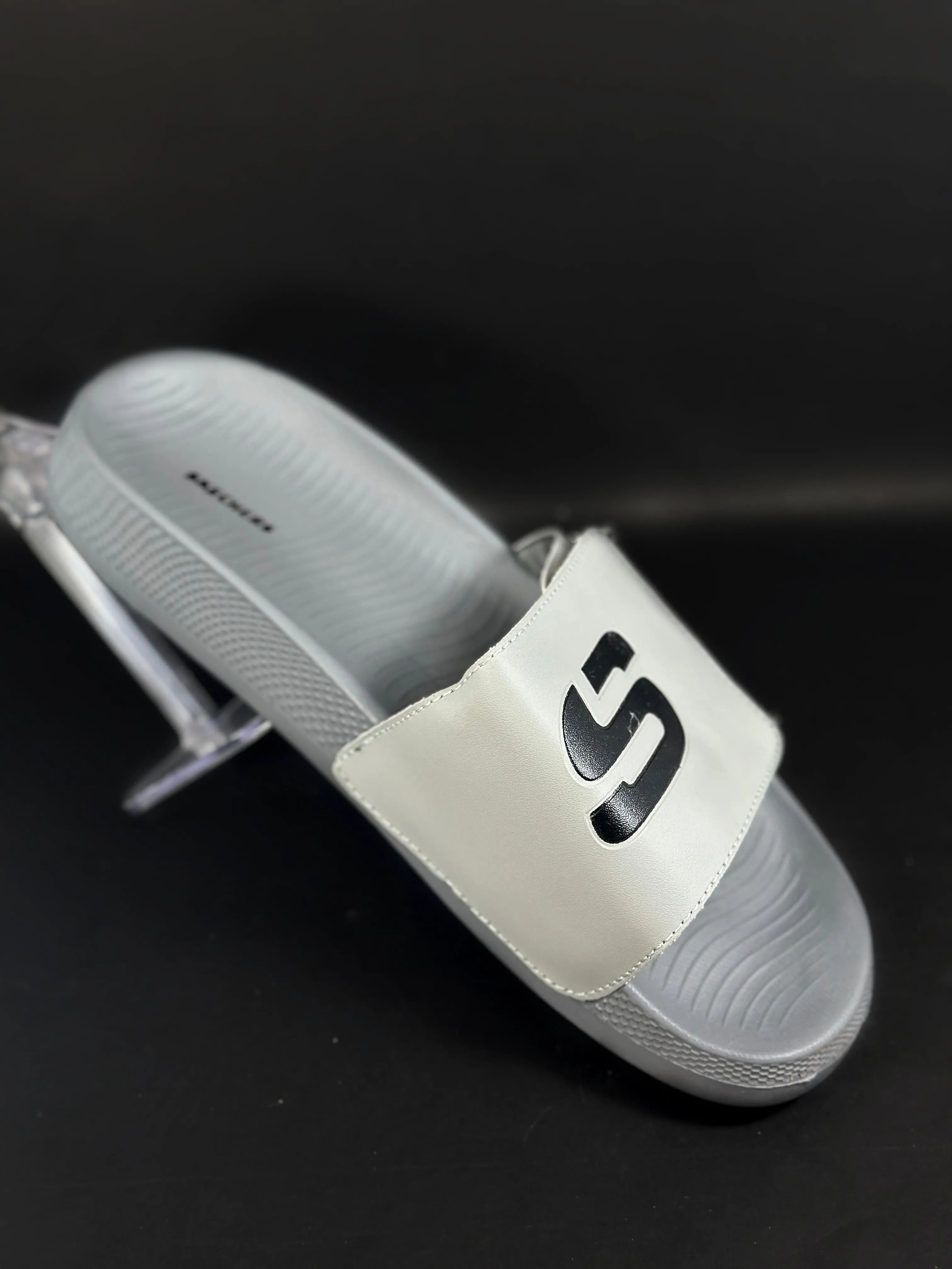 Skin Men’s Comfort Slippers – Casual Everyday Wear