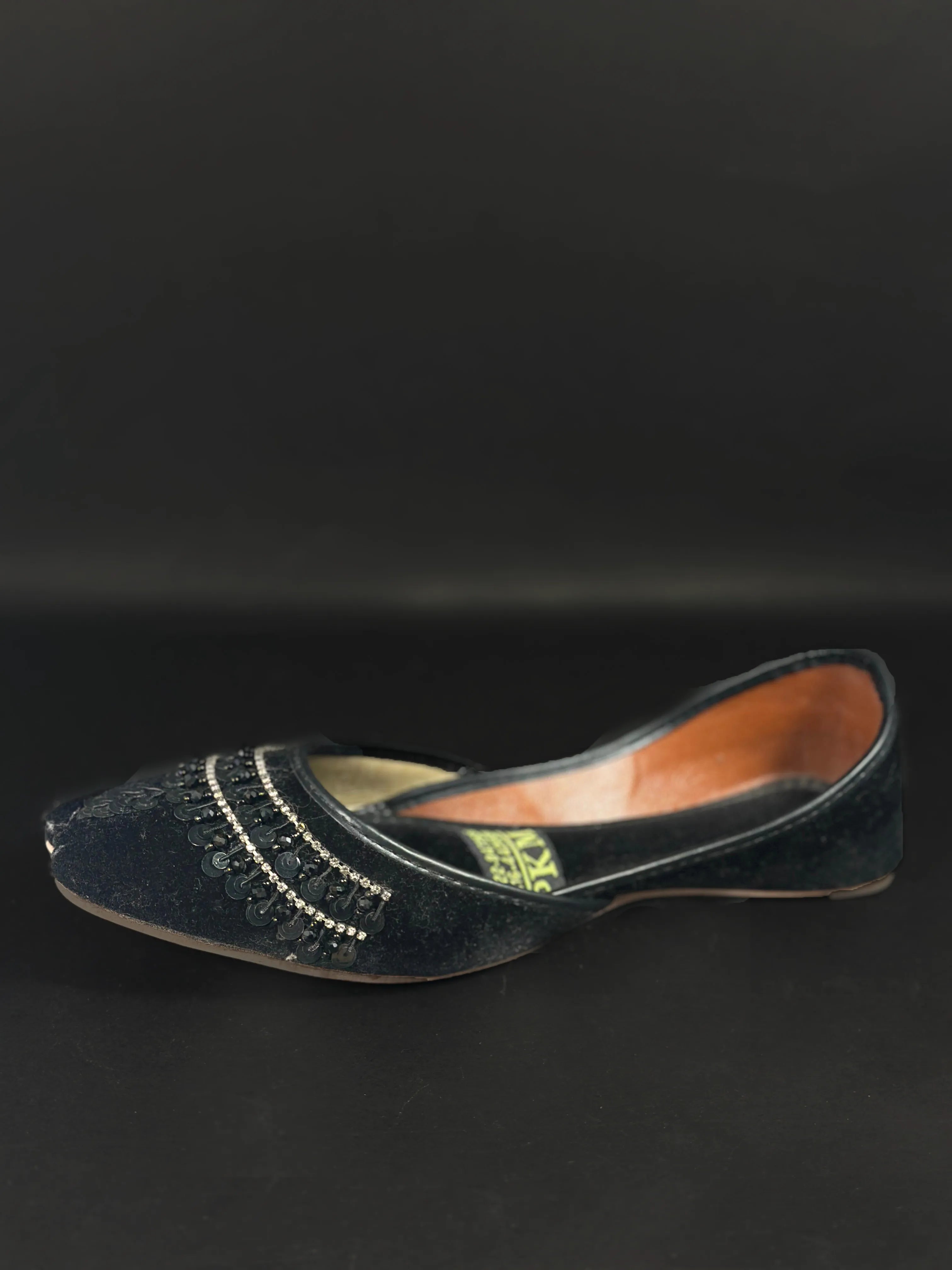 Women’s Traditional Kussa – Handmade Ethnic Flat Shoes