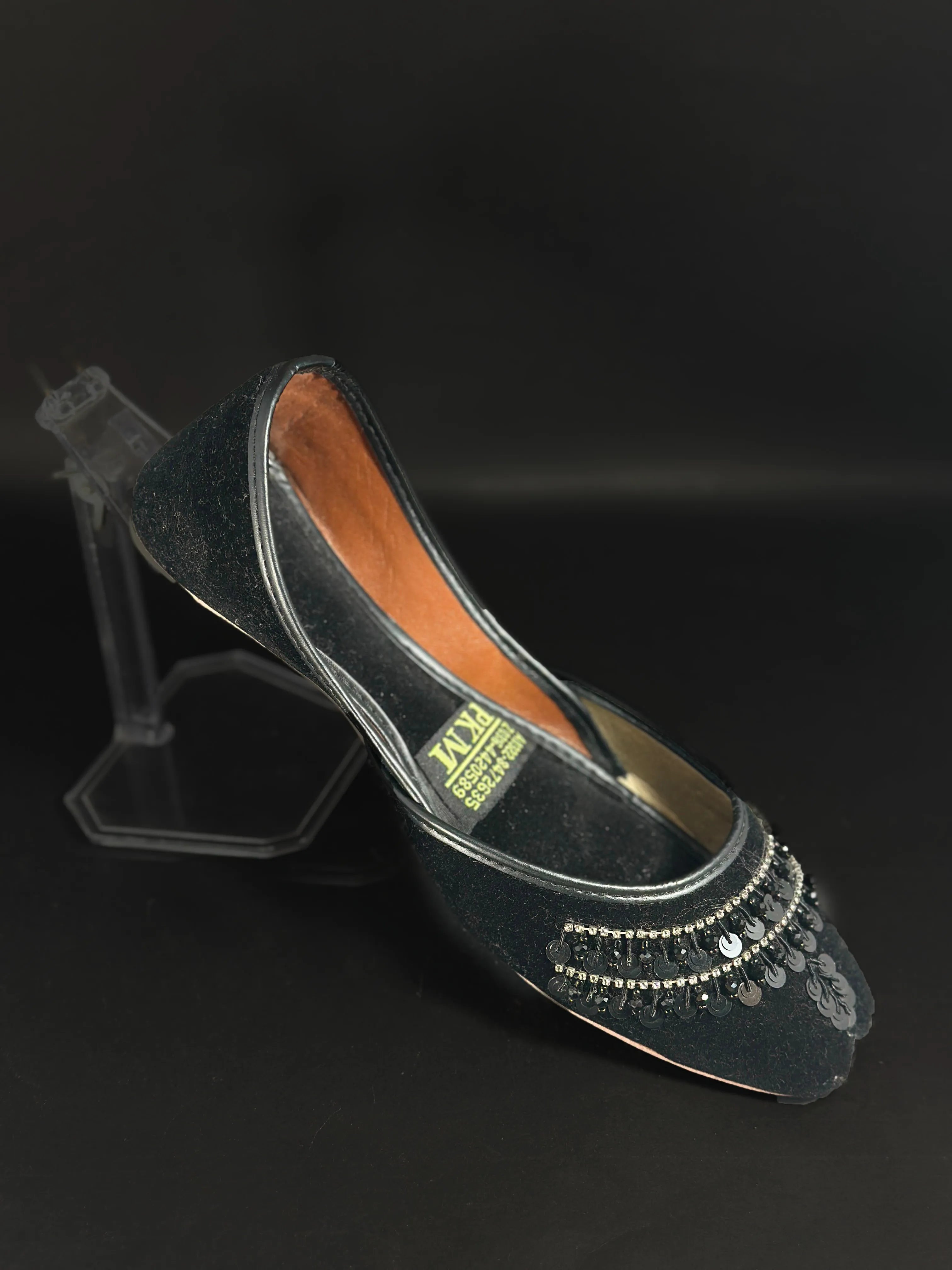 Women’s Traditional Kussa – Handmade Ethnic Flat Shoes